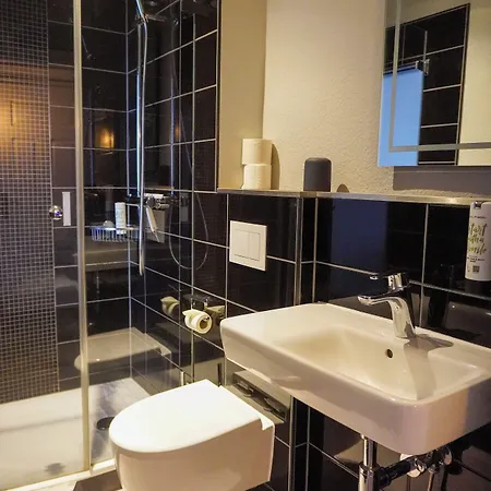Monopol Boutique 3*