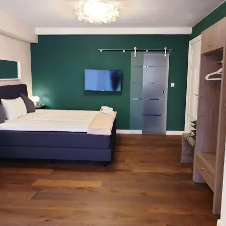 Monopol Boutique 3*